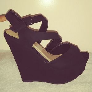 Forever Black Wedges Size 6
